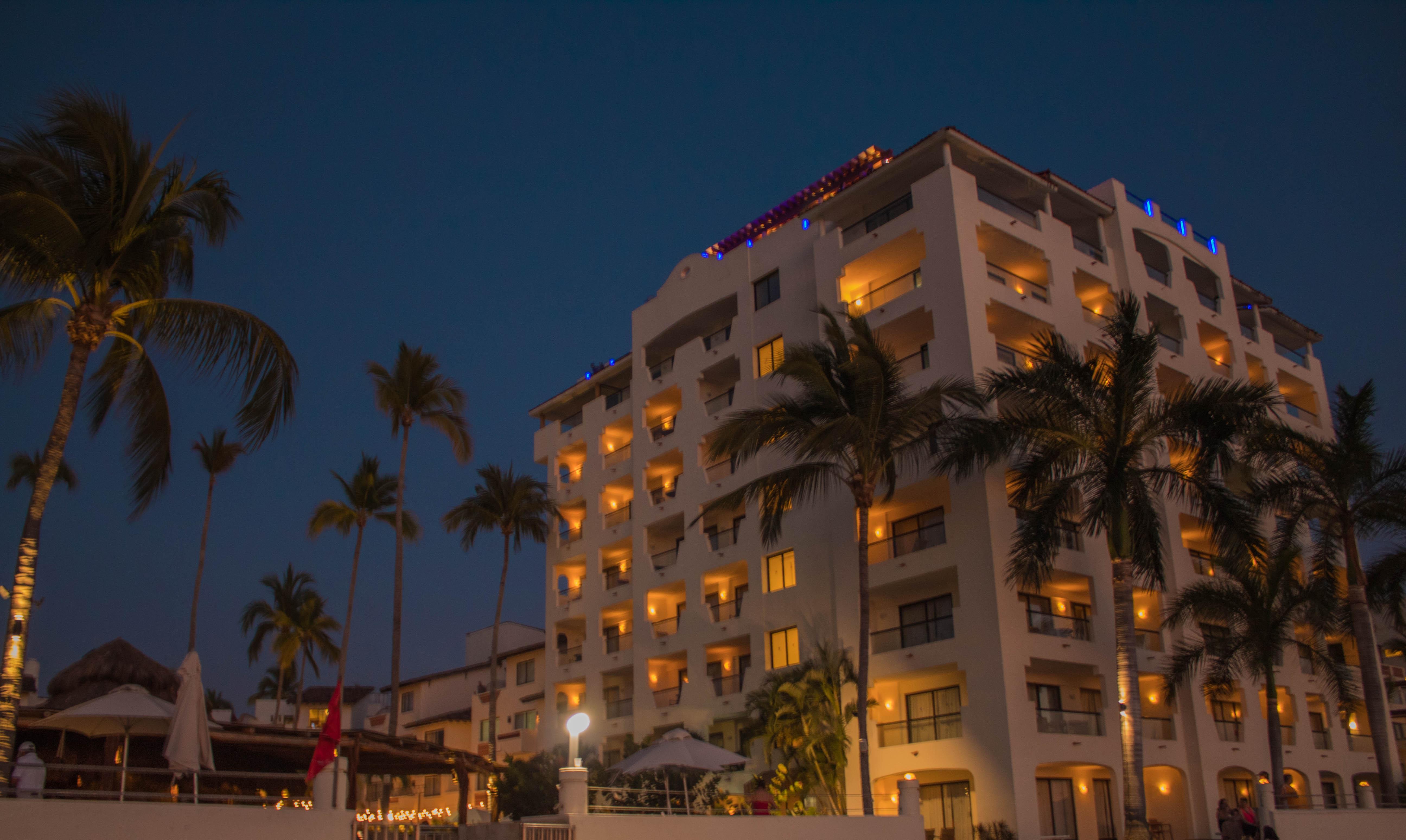Plaza Pelicanos Grand Beach Resort All Inclusive Пуэрто-Вальярта Экстерьер фото