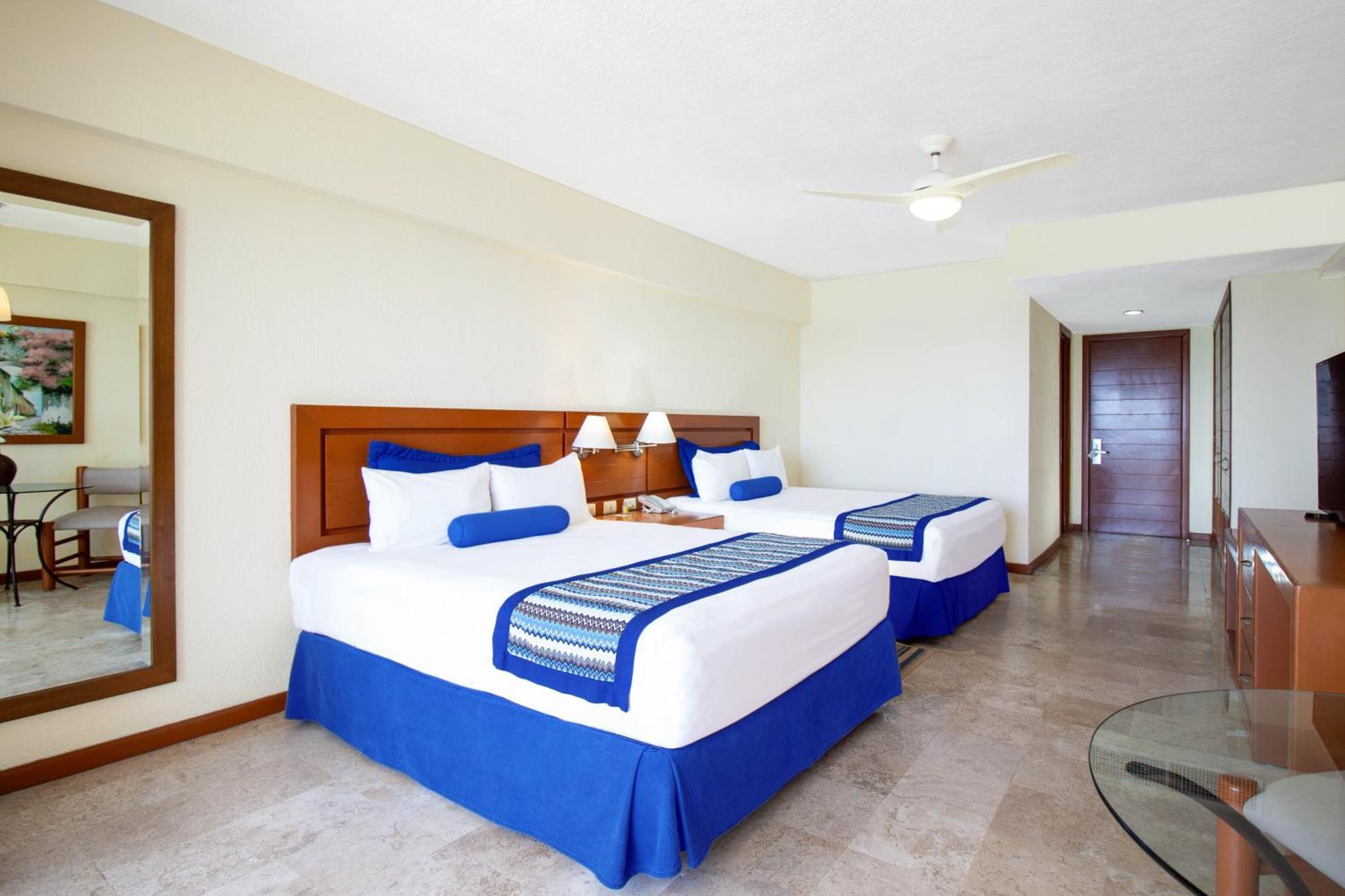Plaza Pelicanos Grand Beach Resort All Inclusive Пуэрто-Вальярта Экстерьер фото
